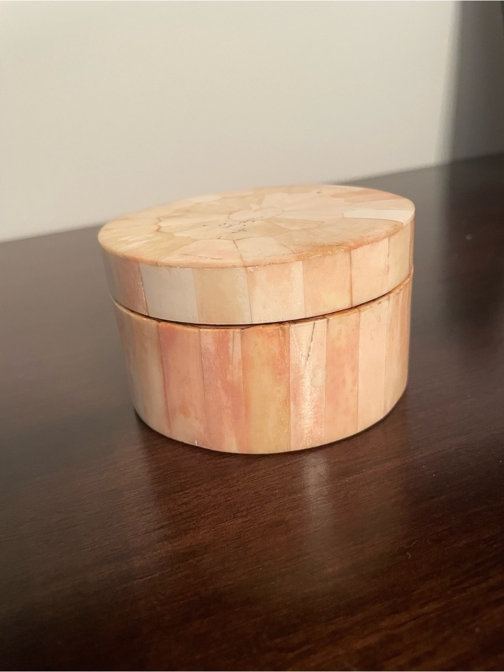 Cream Shell Inlay Round Trinket Box